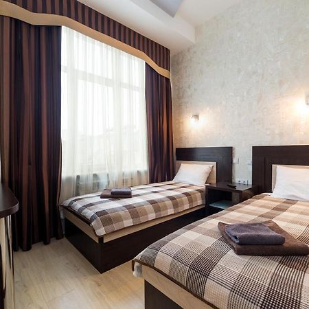 Snooker Hotel Lviv Exterior photo