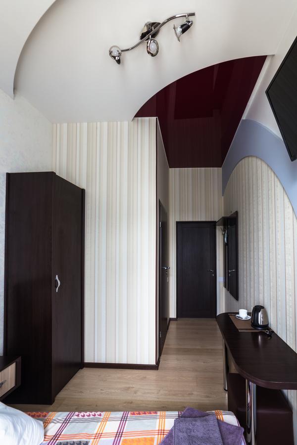 Snooker Hotel Lviv Exterior photo